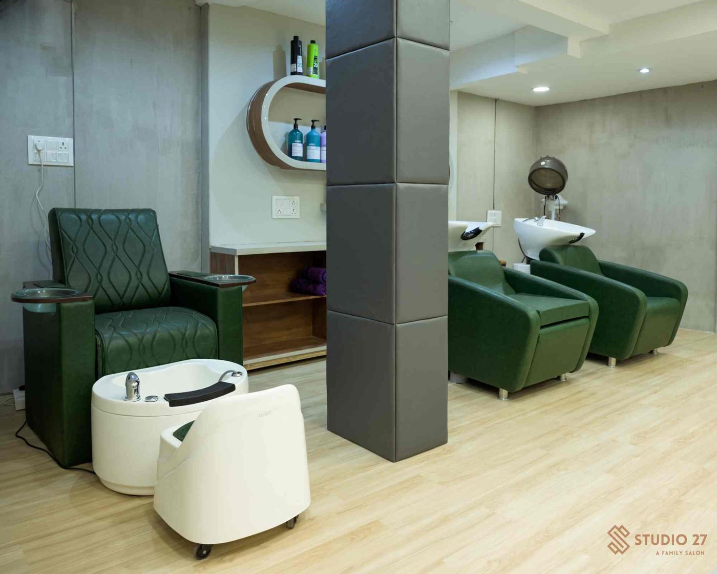Pedicure throne and backwash chairs in green leather